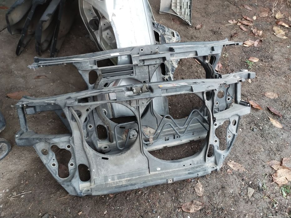 Продам запчасти Ауди А4 пасат б4 Ауди б4-б3