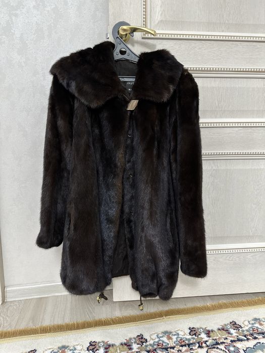 Продам шубы, тренч короткий