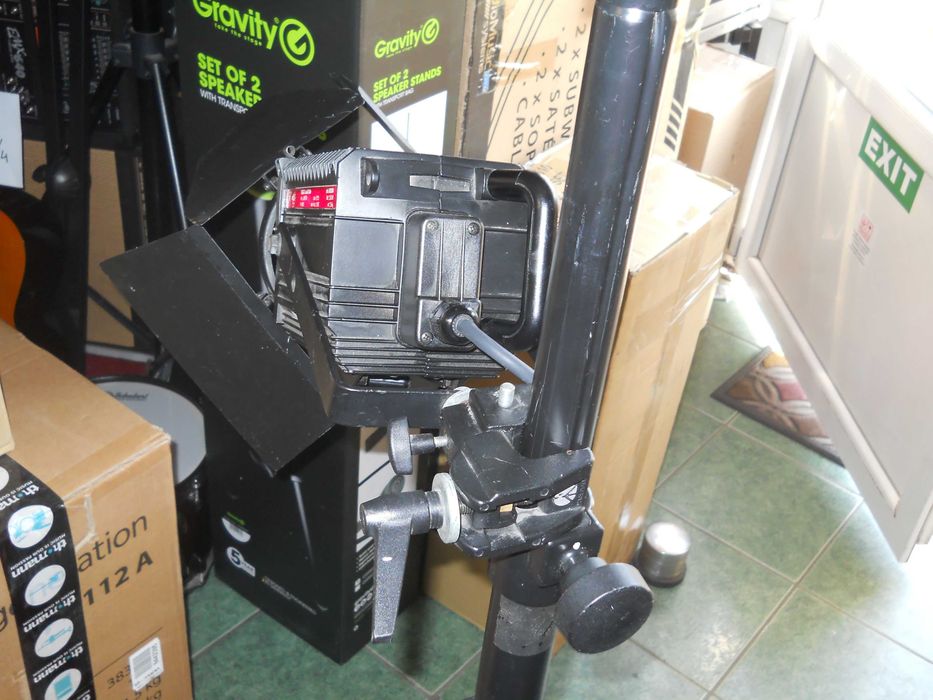 Fresnel Teatro Punto PC500