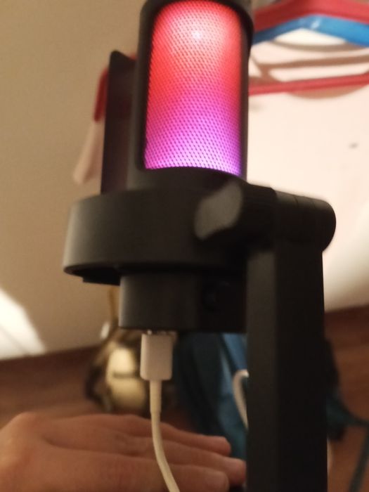 Продаю микрофон игровой