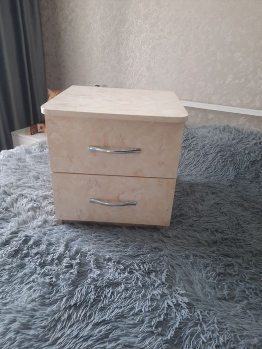 Продается тумбочка