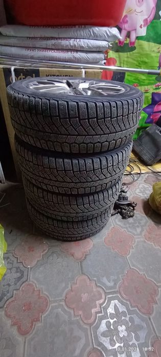 Продам диски с резиной 17