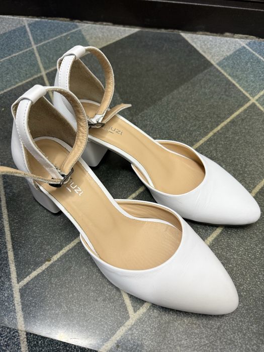 Женские кожаные туфли