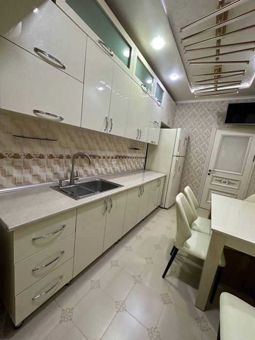 ПРОДАЕТСЯ 4/2/9 на: ЛАБЗАК улица ums офис