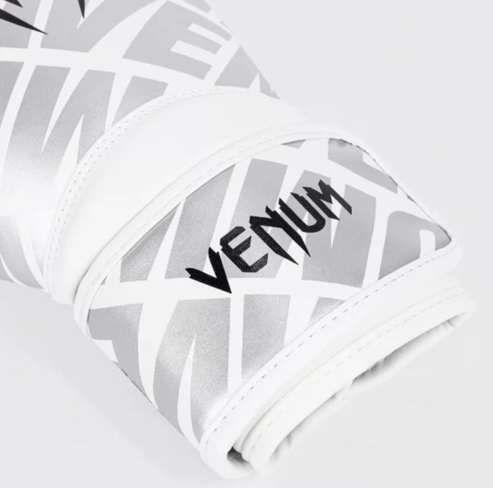 Боксова ръкавици Venum white
