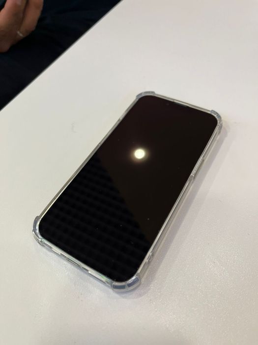 Продаю Iphone 13