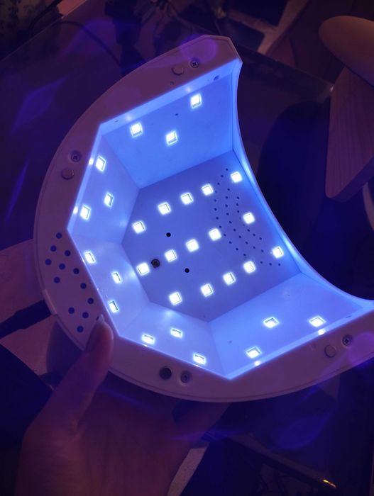 UV лампа за маникюр