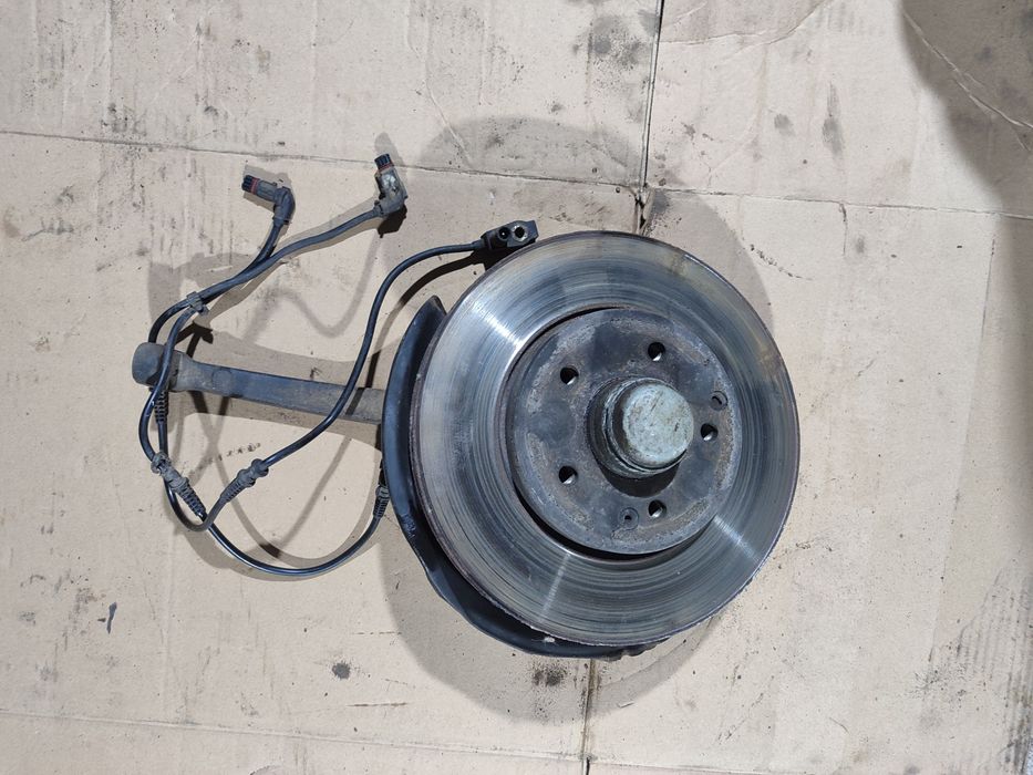 Цапфа на Мерседес W210поворотный кулак