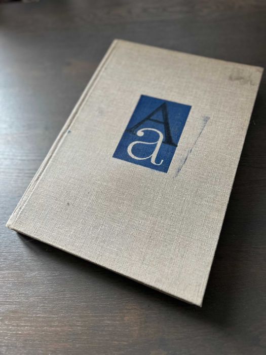 "Шрифтът през вековете" - Васил Йончев, Книга за шрифта