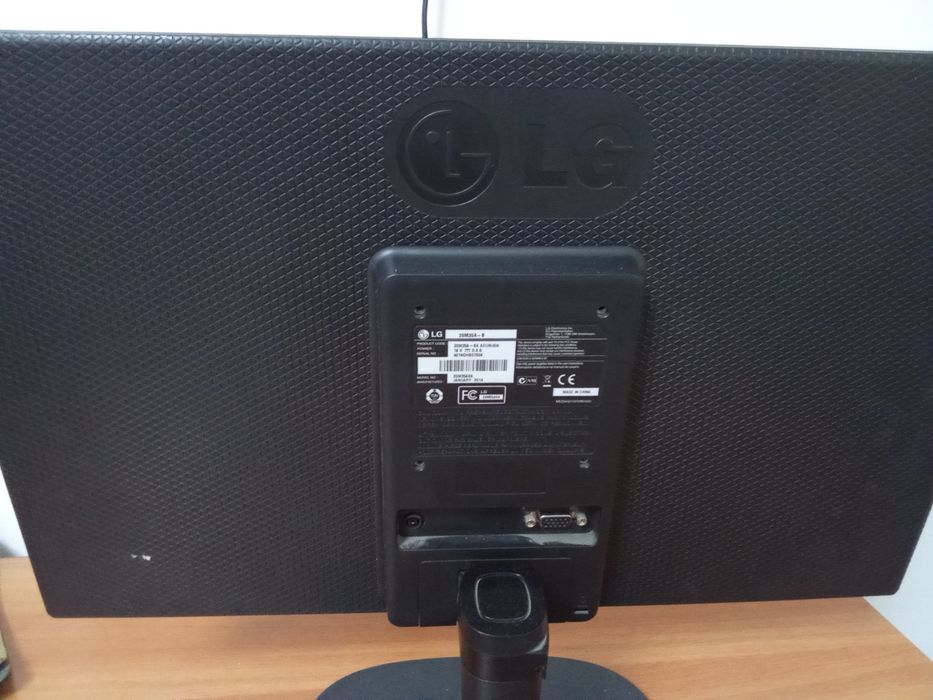 Vind doua monitoare