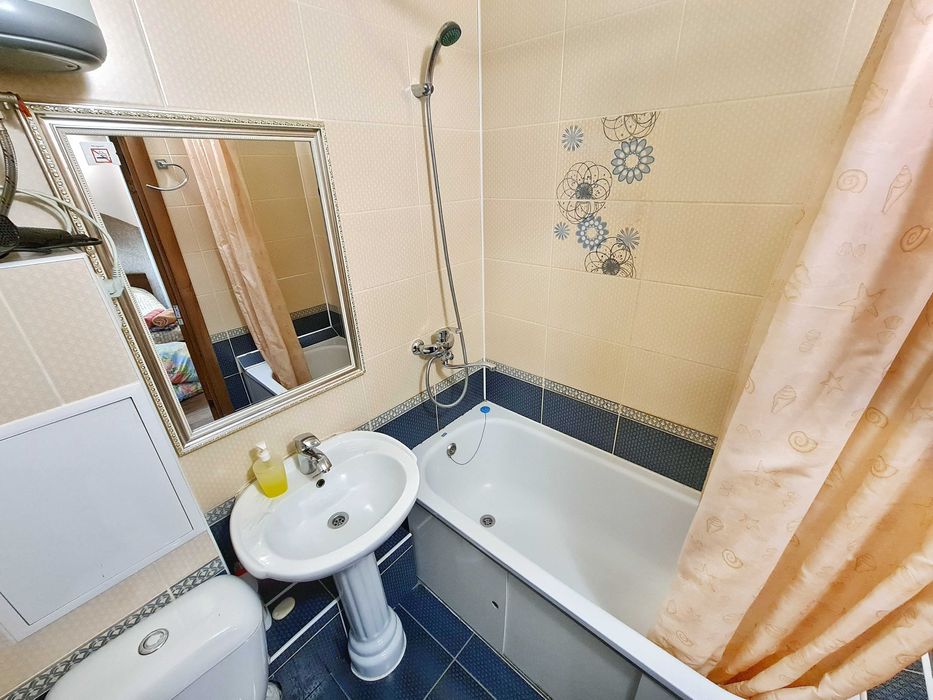 Катаева 11 (ТД Артур, Ярмарка)