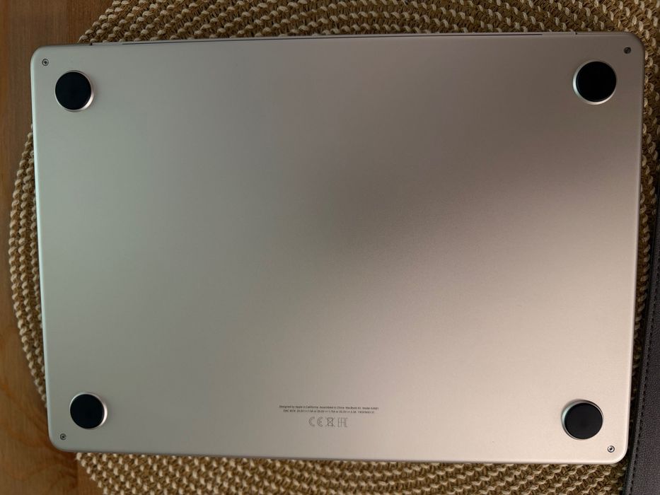 MacBook Air 2022 / 512 GB / 8 GB RAM / 13.6” /