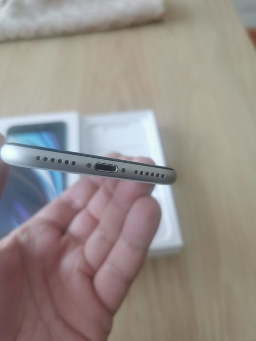 Iphone SE, 64gb, като нов