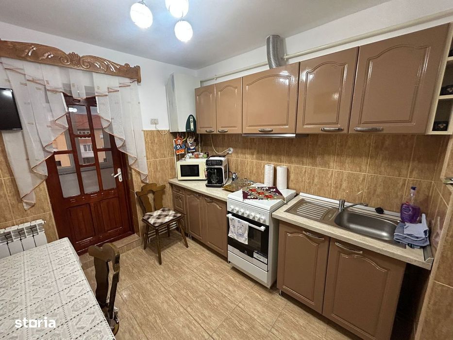 Apartament 2 camere, decomandat - Cugir