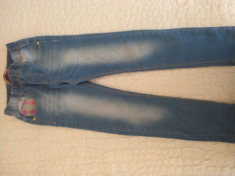 Модерни дънки за момиче