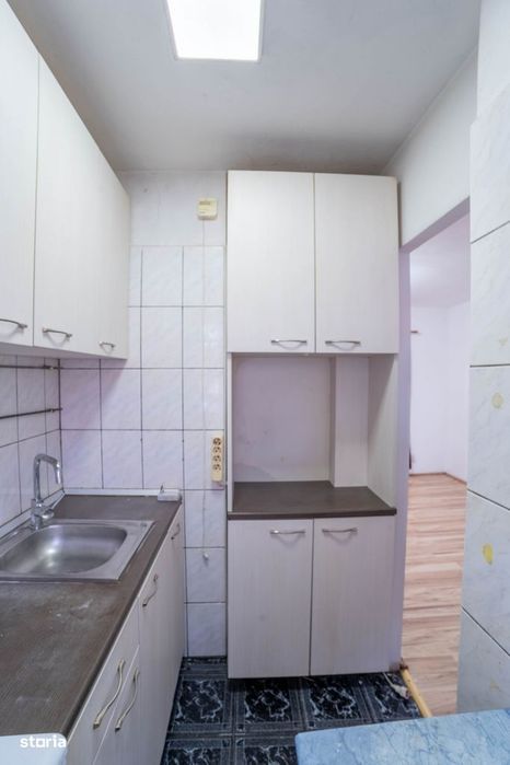 Dristor, LIDL, an 1987, garsoniera la parter, cu balcon
