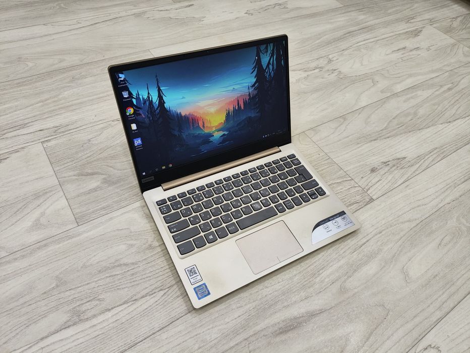 Lenovo IdeaPad 320S-13IKB в хорошем состоянии 
В алюминиевом корпусе