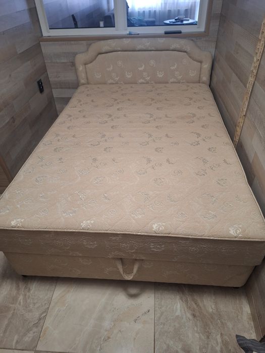 Тапицирано легло ,спалня