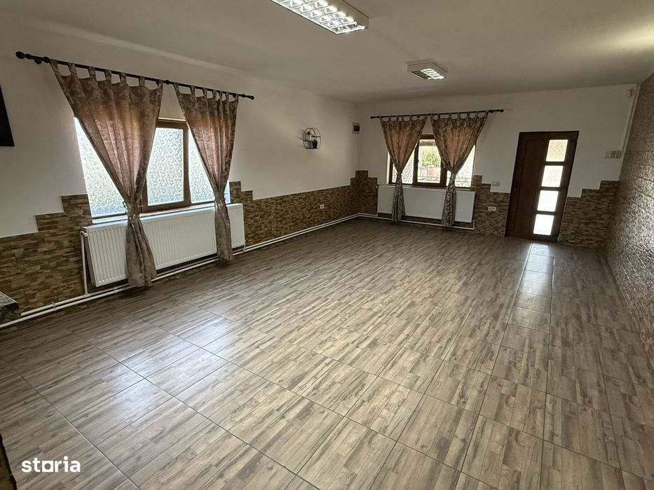 Casa 215mp, P+M, teren 2500mp, la strada, Dumesti