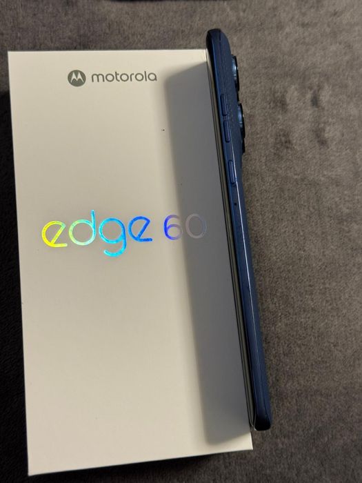 Vând Motorola Edge 60 512 GB 12 GB RAM