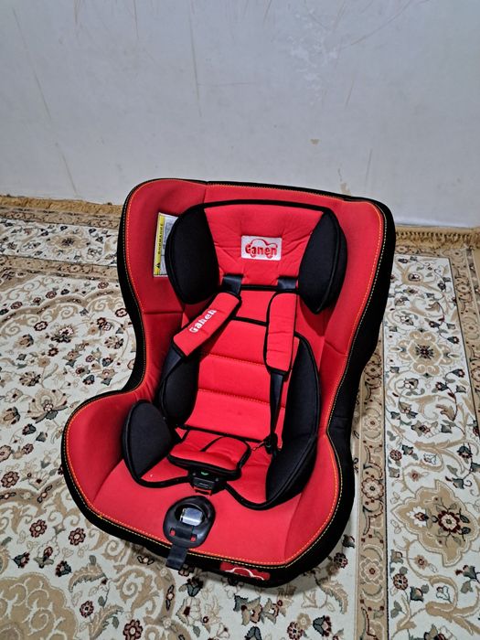 Продаётся авто кресло.