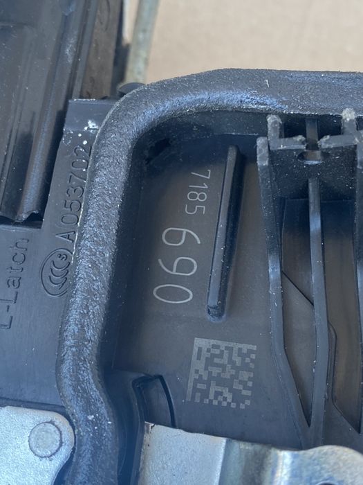 Broasca / Incuietoare soft close BMW Seria 7 F01 F02