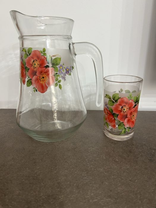 Стъклени чаши нови и използвани