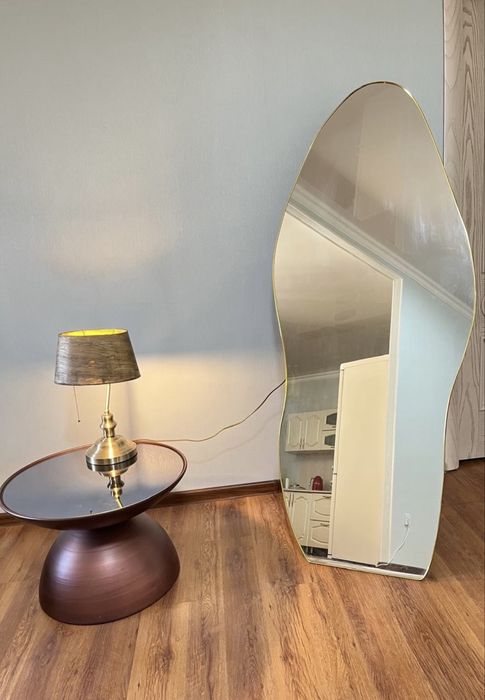 Зеркало напольное