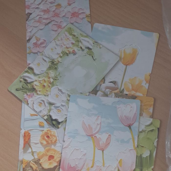 Избери подарък! Ароматен комплект, подаръчна торбичка и картичка.