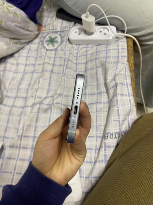 Продам Iphone 15