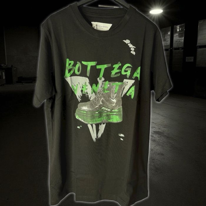 Tricou cu imprimeu verde marimea L nou cu eticheta