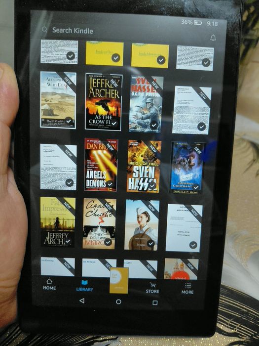 Vind amazon fire generația 7 de 8 inch cu peste 2300 de cărți în limba română