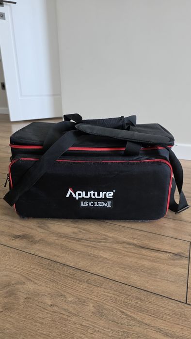 Профессиональный  студийный свет Aputure LS C120d II.