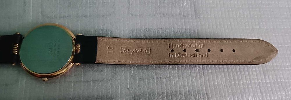 Vand ceas de dama Saro Wave