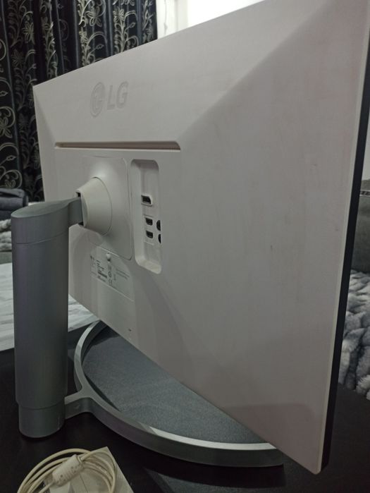 Monitor LG IPS 4K UHD 27 inch  Monitor Gaming curbat LED VA DELL