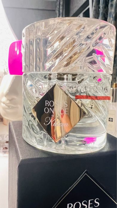 Roses on ice by Kilian