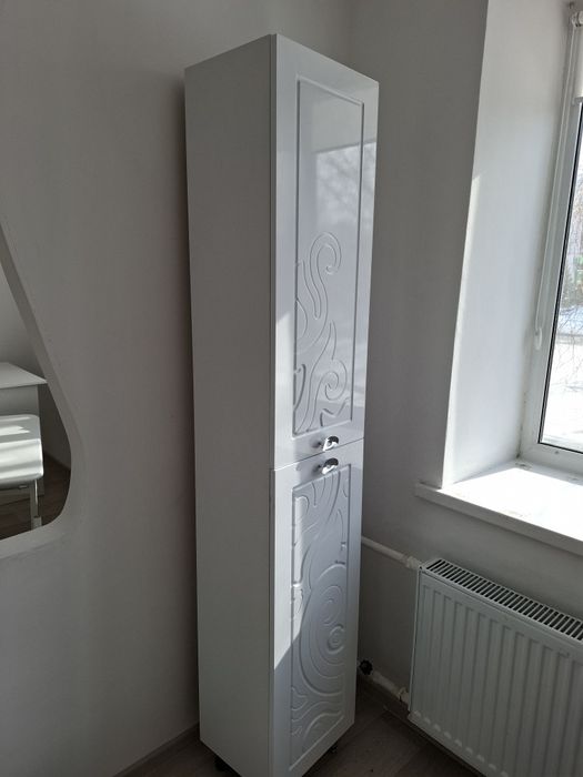 Шкафчик для ванной комнаты