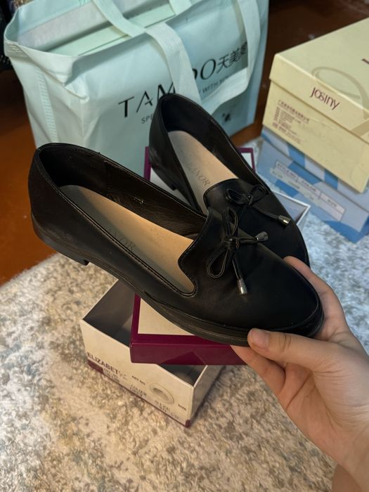 Продам женскую обувь.