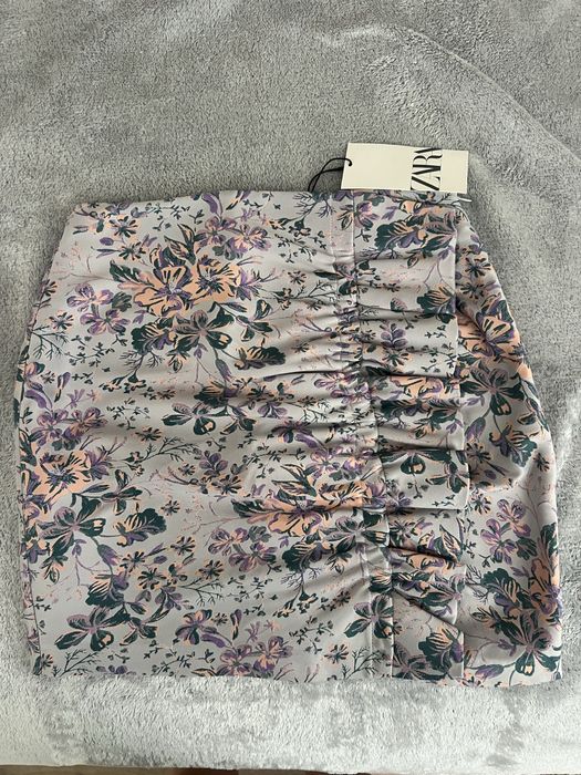 ZARA пола с етикет