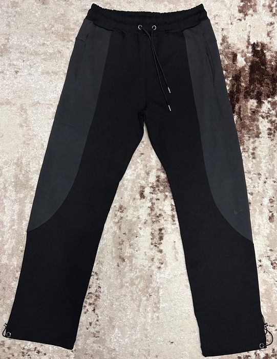 Vând compleu nou de barbati Nike Tech