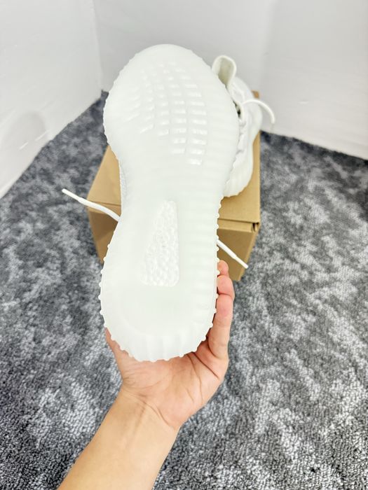Adidas Yeezy Boost v2 triple white