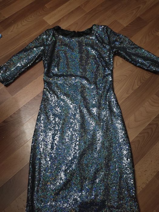 Праздничное платье с паетками