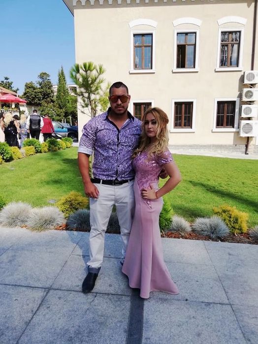 Розова дълга рокля