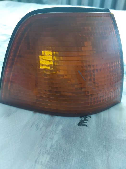 Продам поворотник на BMW.