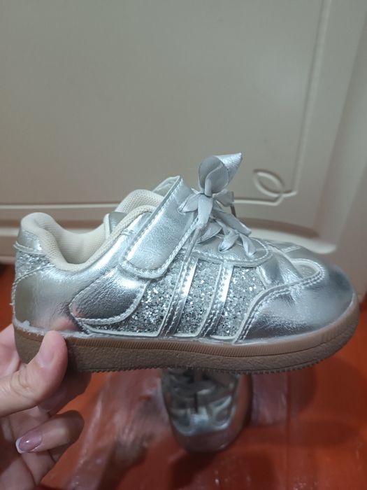 Детская обувь  размер 28 для девочек