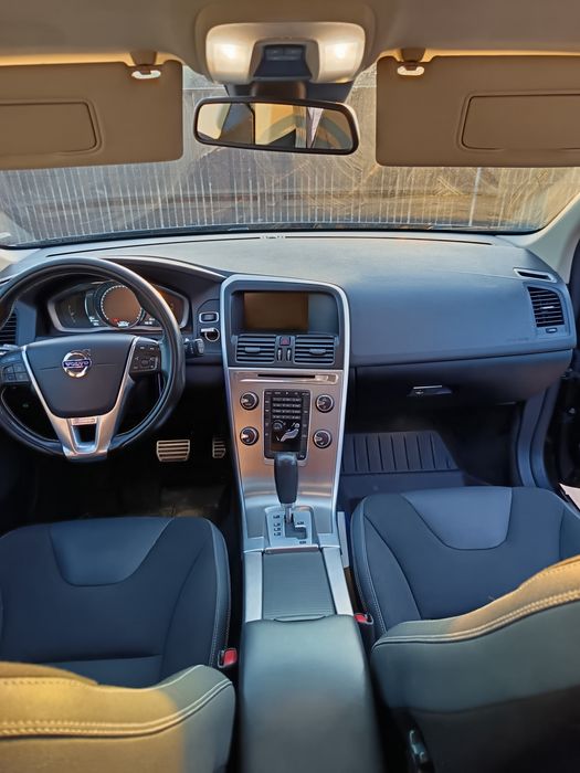 Vând Volvo XC60 2011