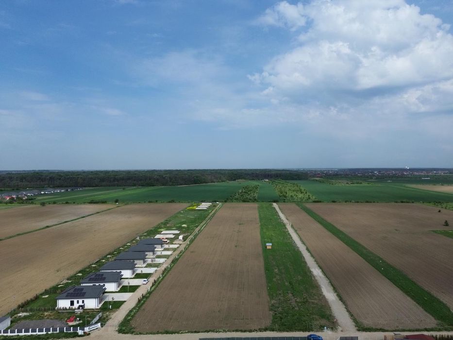 Teren de vanzare