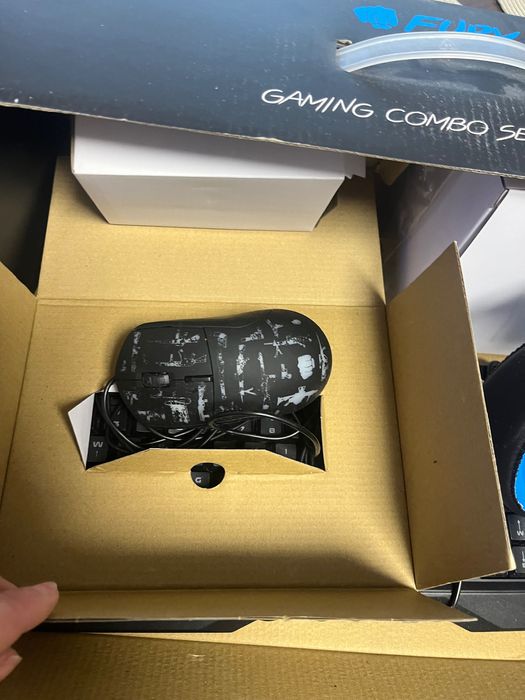 Gaming светеща клавиатура , мишка и слушалки