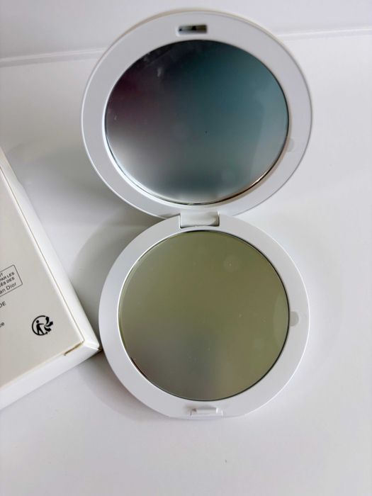 Dior джобно огледало, Chanel компактно огледало
