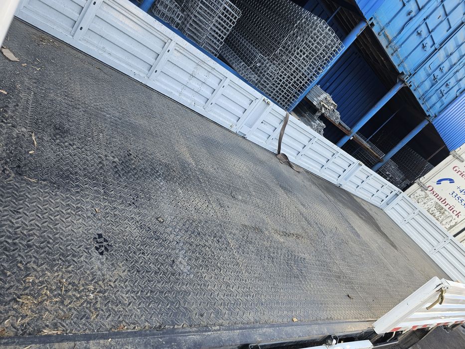 Продам кузов бортовой